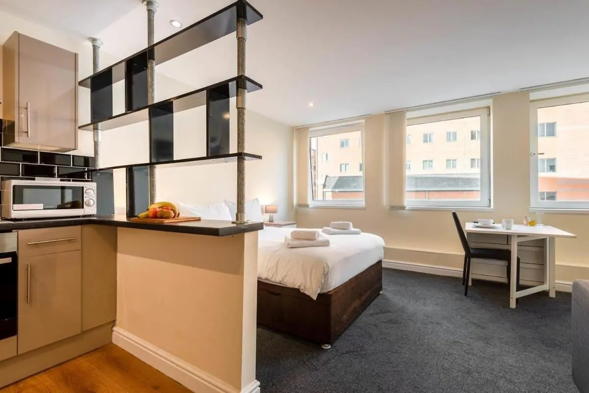 Modern & Bright Budget Studio In Central Doncaster Apartment