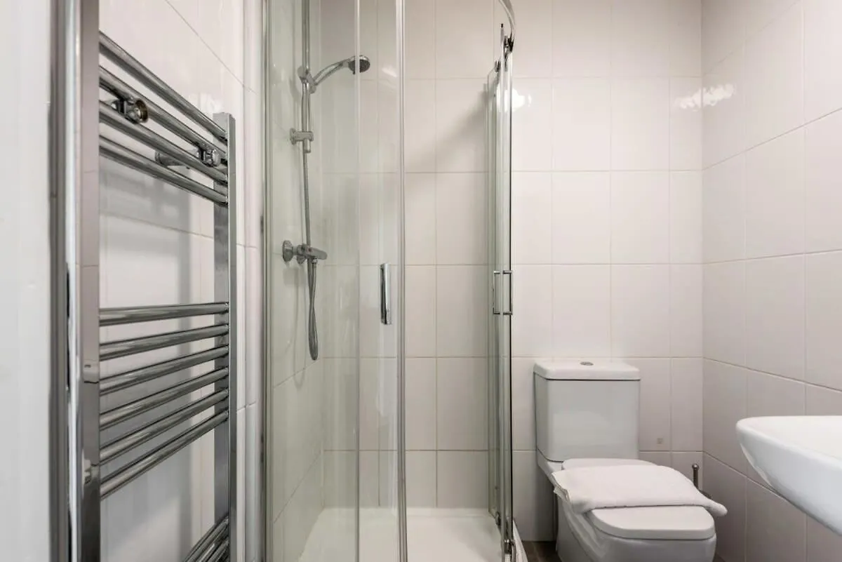 Modern & Bright Budget Studio In Central Doncaster Apartment
