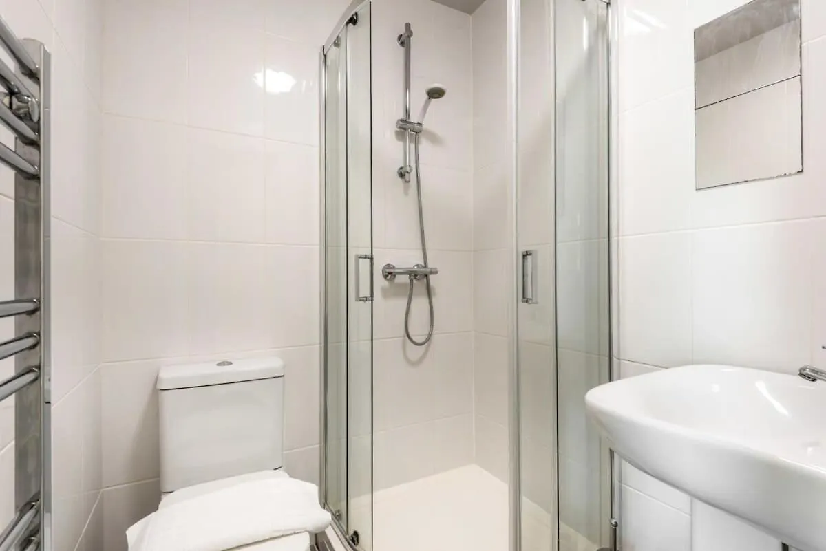 Modern & Bright Budget Studio In Central Doncaster Apartment