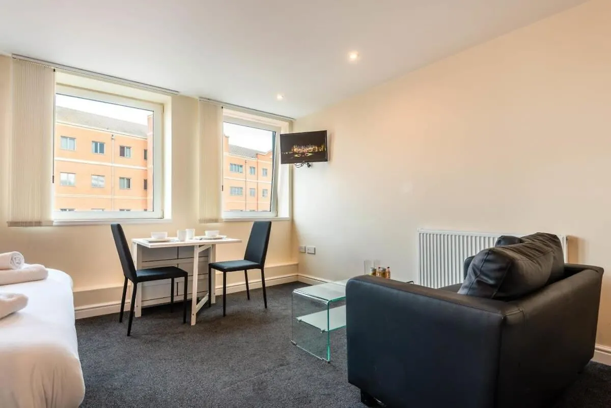 Modern & Bright Budget Studio In Central Doncaster Apartment