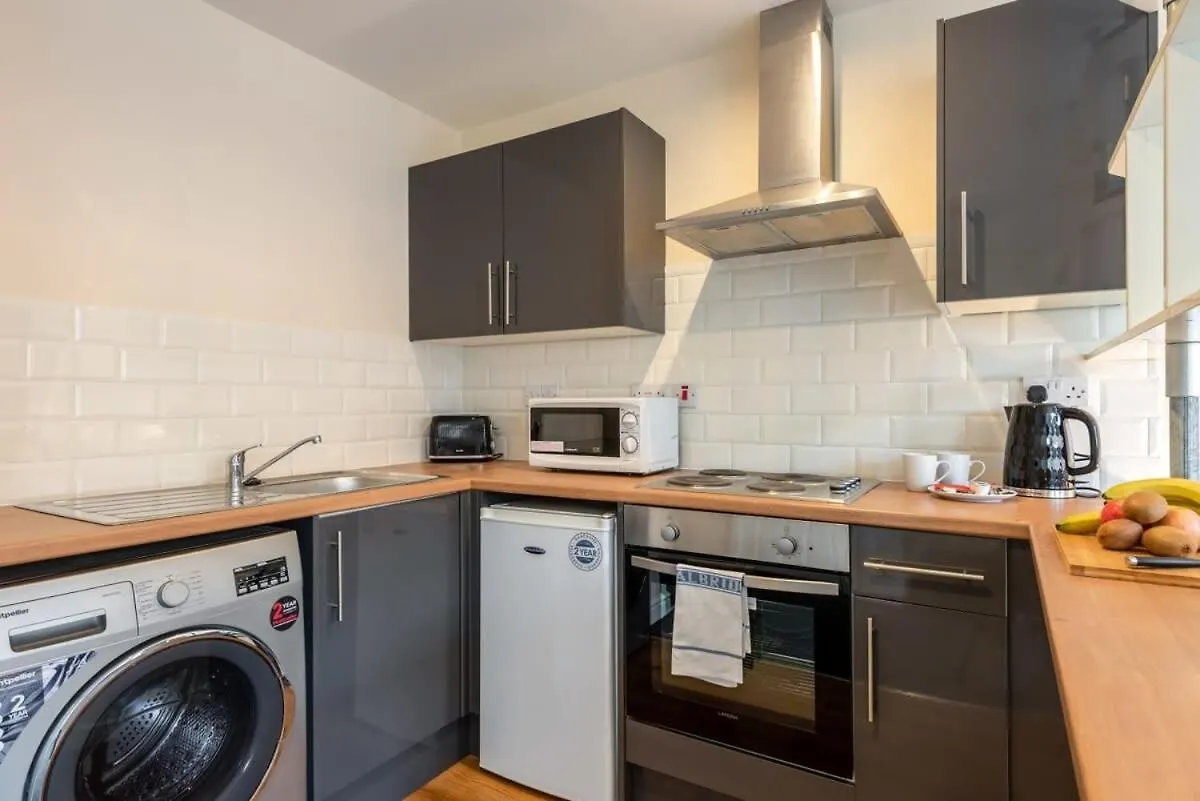 Modern & Bright Budget Studio In Central Doncaster Apartment