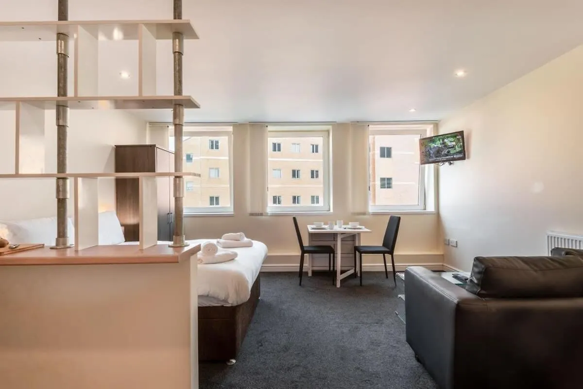 Modern & Bright Budget Studio In Central Doncaster Apartment
