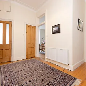 tasteful-1-bedroom-apartment-near-edinburgh-meadows.edinburghhotelsuk.org/